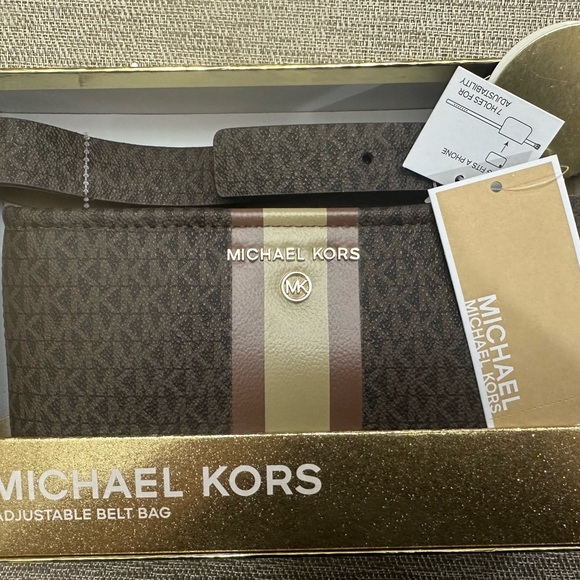 Michael Kors adjustable belt bag - Picture 2 of 8